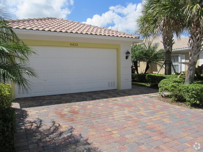 Building Photo - 11423 SW Pembroke Dr Rental