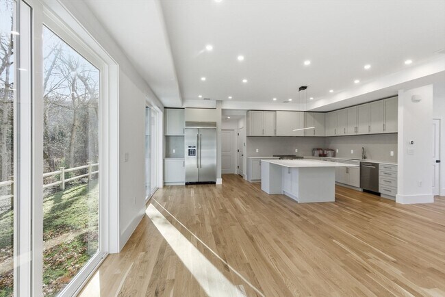 Photo - 82 Louise Rd