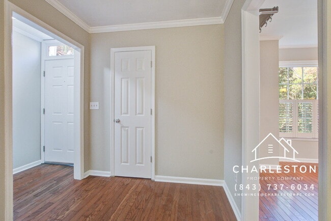 Photo - 978 Governors Rd