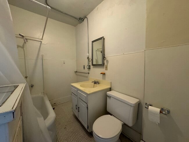 Photo - 132 Simpson St