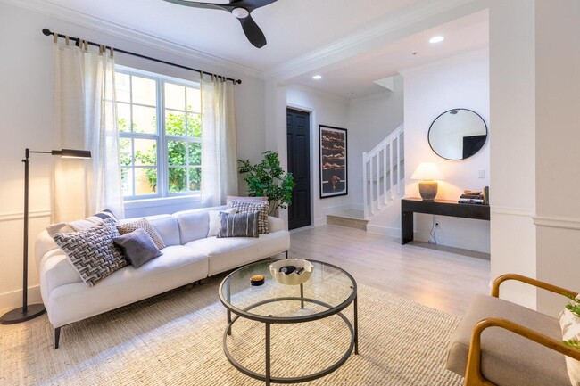 Photo - 72 SE 6th Ave