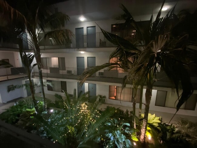 Photo - 1930 N Vermont Ave Unidad 209