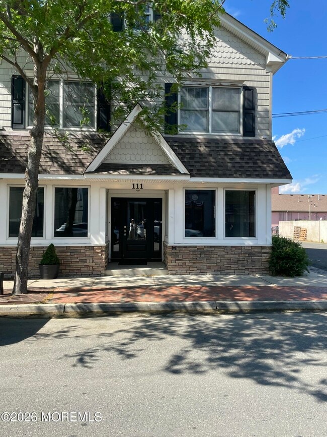 Building Photo - 111 Brighton Ave Unit 2