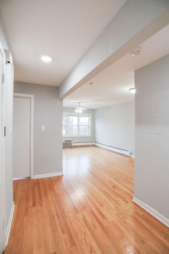 Photo - 2525 W Montrose Ave Unit 3