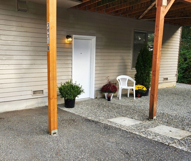 Building Photo - Harbel3931 Unit B