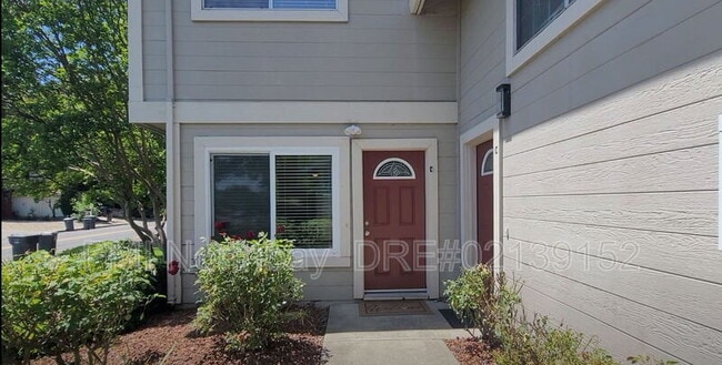 Building Photo - 2140 Woolner Ave Unit D