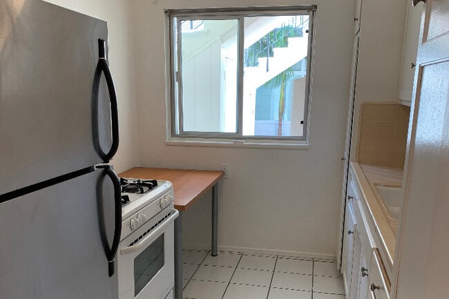 Kitchen - 1041 Euclid St Unit D