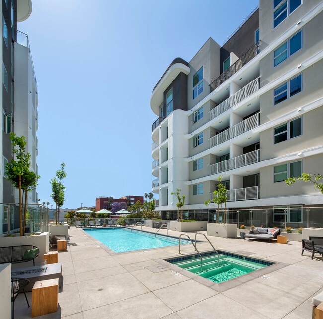 Photo - Nova Apartments on Wilshire