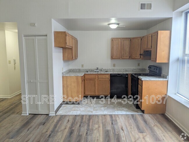 Building Photo - 2707 Russell Blvd Unit B Rental