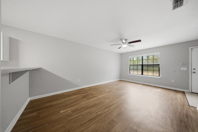 Photo - 2 bedroom x 2.5 bathroom! Great Location and Price! Guest Bathroom! Unit 10