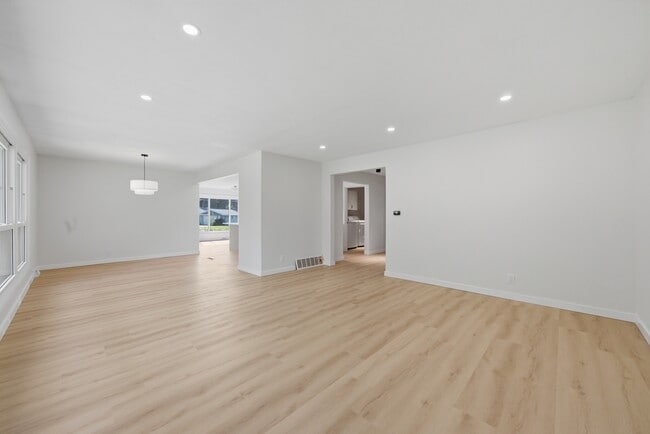 Photo - 817 Illinois Ave