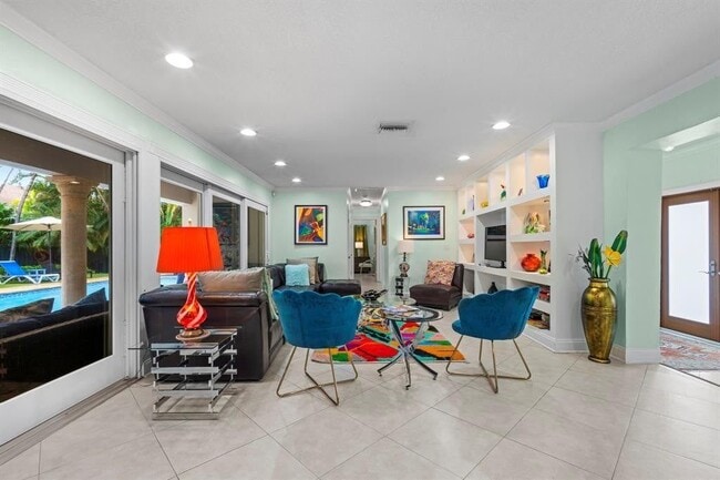 Photo - 2325 Barcelona Dr