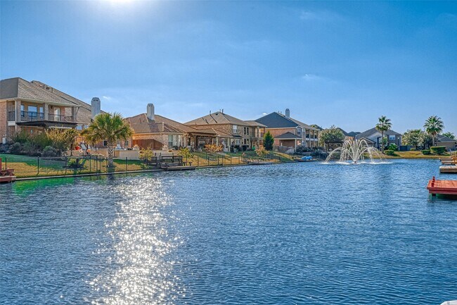 Photo - 17827 Circular Quay Ln