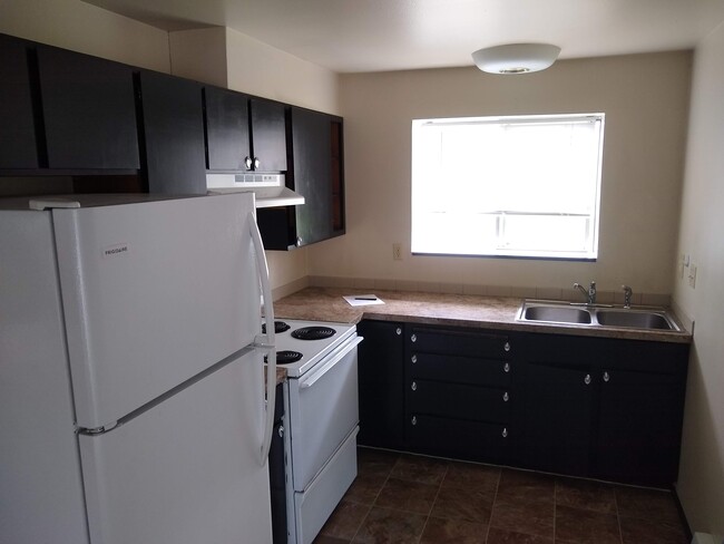 Building Photo - 1123 Cedar Ln Unit 1123 Cedar Lane