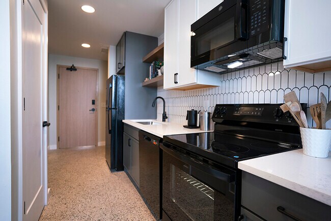 Photo - 500 S Salina St Unit Apt 902