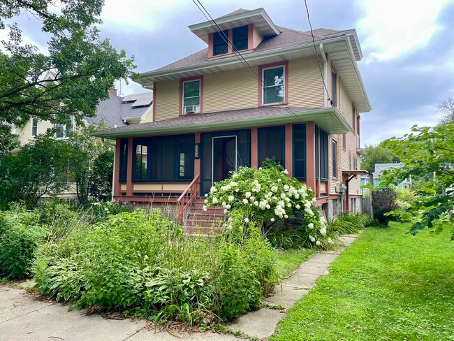 Photo - 1326 Vilas Ave Unit Lower Flat