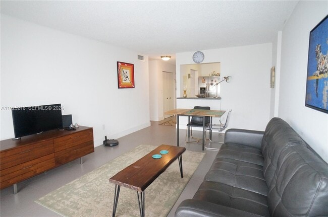 Photo - 16950 W Dixie Hwy Unit A439