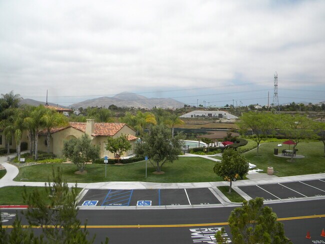 Photo - Wonderful Eastlake Townhome, 3 bedroom, 2....