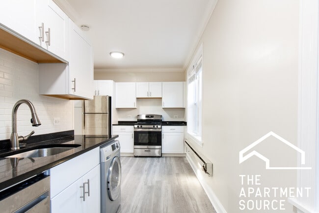 Photo - 837 W Cornelia Ave