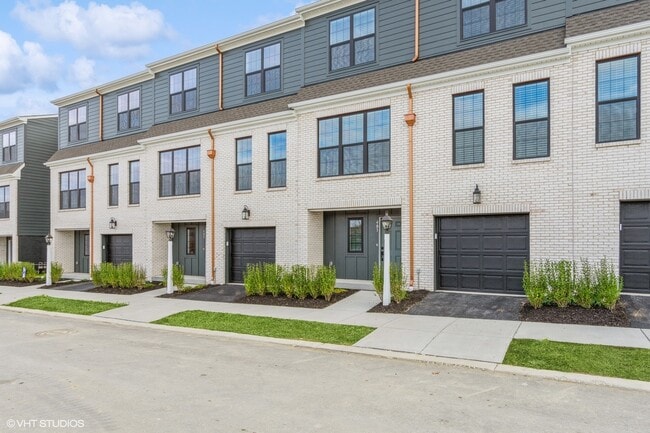 Photo - 403 Cranford Way