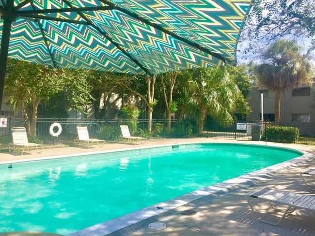 Pelican Pointe Apartments
