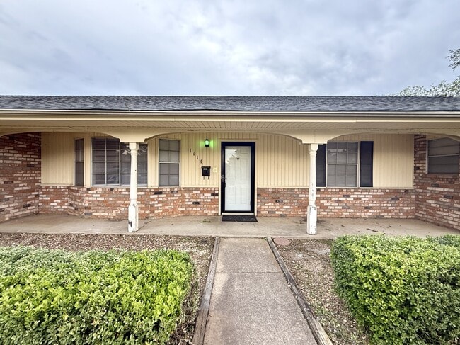 Building Photo - 1114 Kiowa St