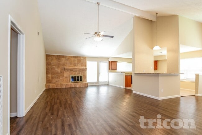 Photo - 7318 Foxway Ln