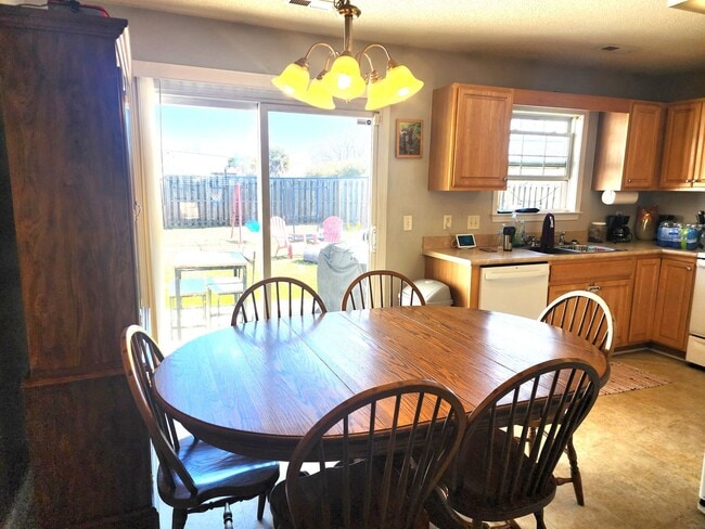 Photo - WHITNEY PINES