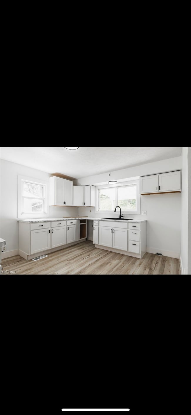 Photo - 1712 Pike St