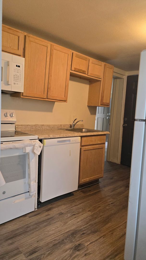 Photo - Charming 2/1-Bed/bath Home in Downtown Manor