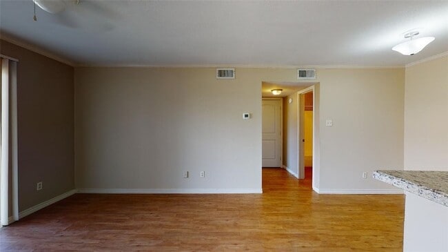 Photo - 904 University Oaks Blvd Unidad 1