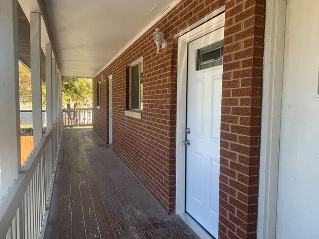 Photo - Newly Remodeled 1 Bed, 1 Bath Upper Apartm...