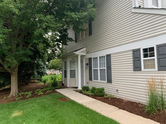 Building Photo - 2611 Cedar Glade Dr Rental