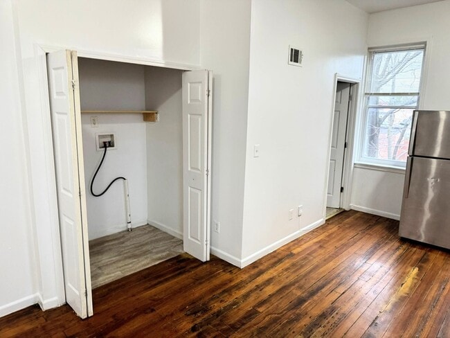 2743 Pestalozzi St Unit 2E