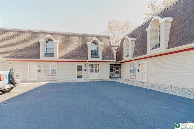 Building Photo - 1410 Primrose Ln Rental