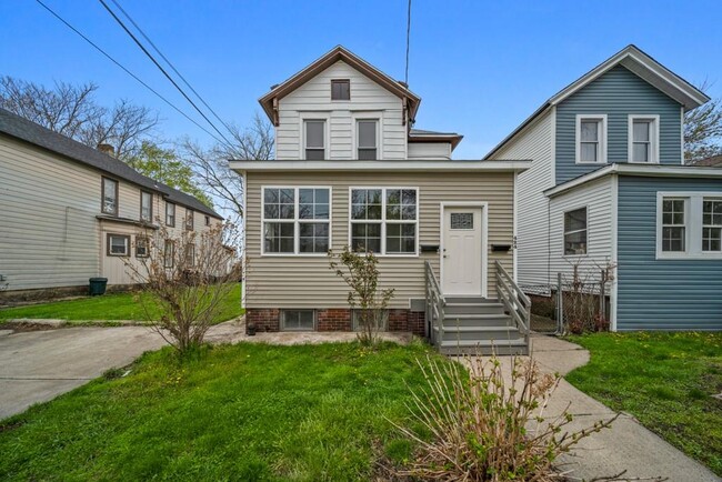 Photo - 424 W 17th St Unit 1