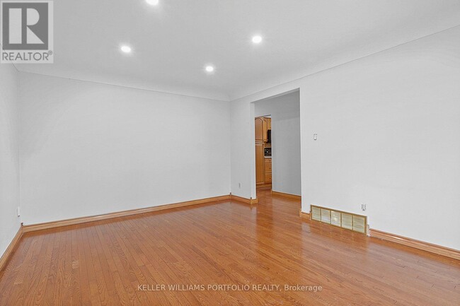 Photo - 68 Athabasca St