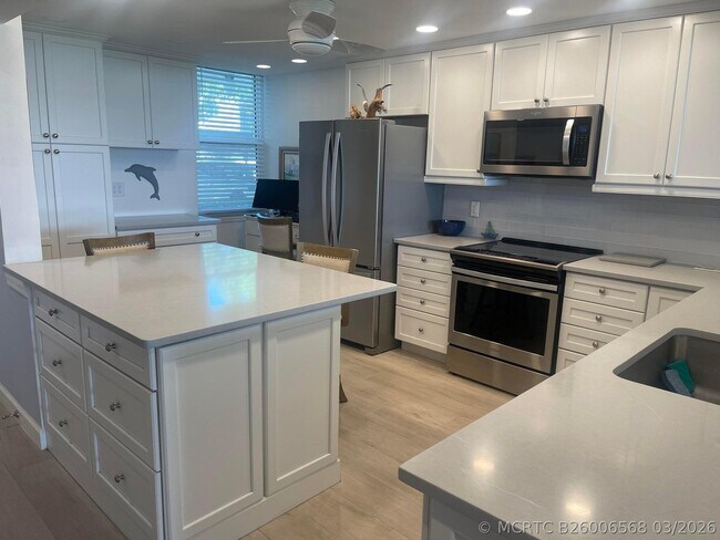 1950 SW Palm City Rd Unit 13104