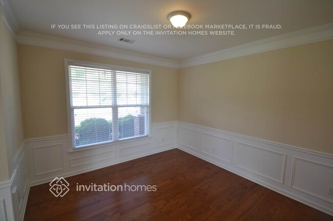 Photo - 404 N Hampton Trail