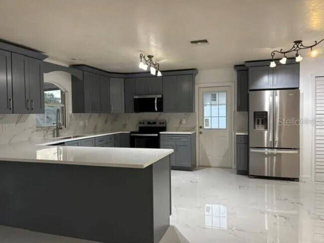 Photo - 6820 26th St W