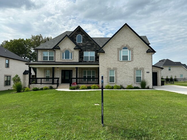 Photo - 3100 SF Dog Friendly 5 Bedroom Home for Rent!