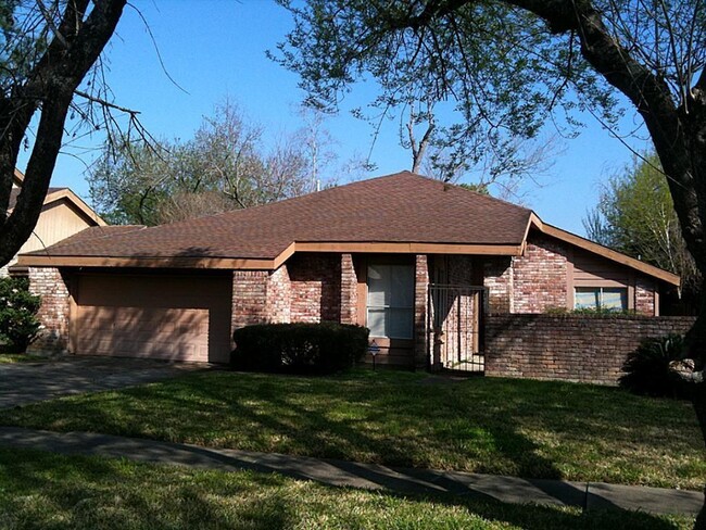 Photo - 7702 Candlegreen Ln House