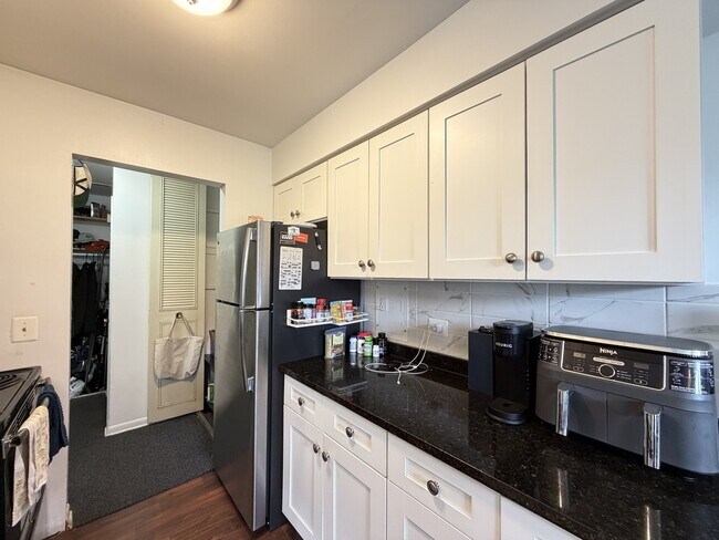 Photo - 520 W Aldine Ave Unit 204