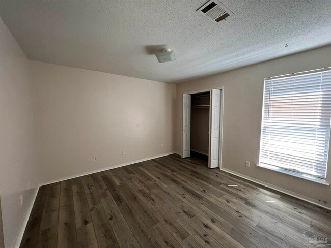 Photo - 410 Deborah Ln