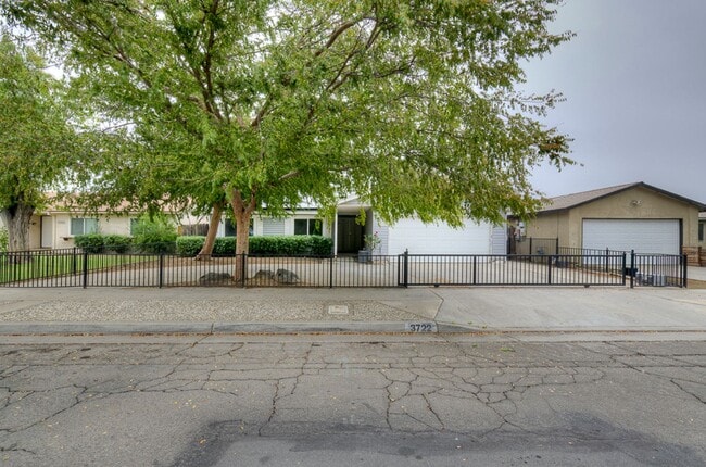 Building Photo - 3722 N Miami Ave