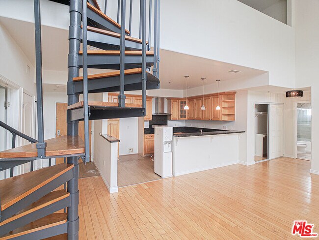 Photo - 1042 S Kingsley Dr Unit PH2