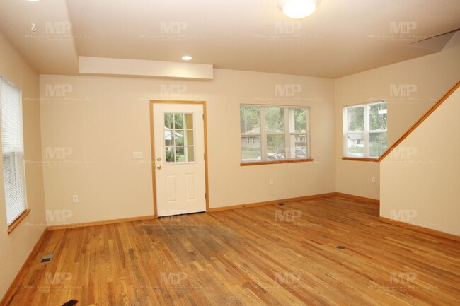 Photo - 522 S Whitcomb St