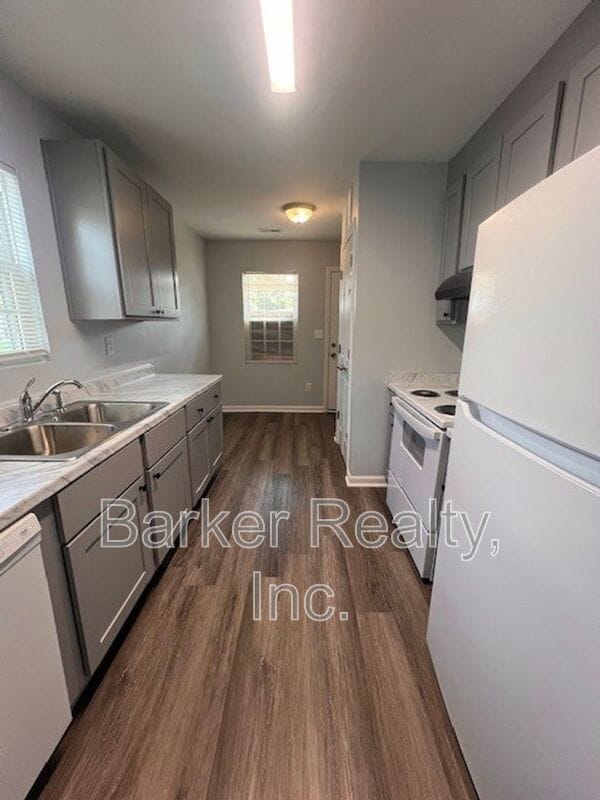 Photo - 1602-A Pender Street