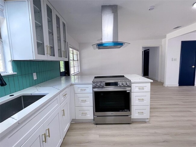 Photo - 1005 Doris Ln