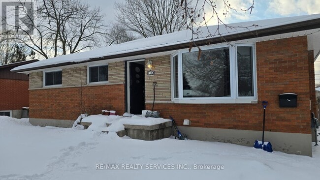 Photo - 1183 Farnsborough Crescent